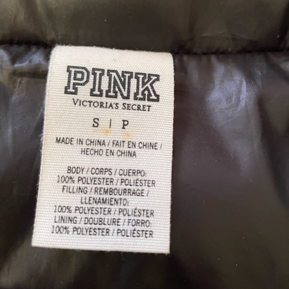 ❣️ $29.00 ❣️Pink Victoria Secret polyfill Black and Silver Warm Cuddly Vest. - Picture 8 of 12